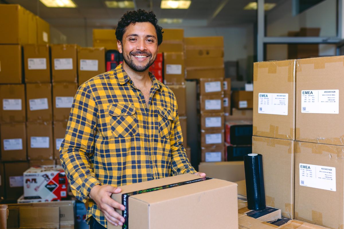 Unboxing: O que é e como essa técnica pode aumentar a fidelização de  clientes no seu ecommerce