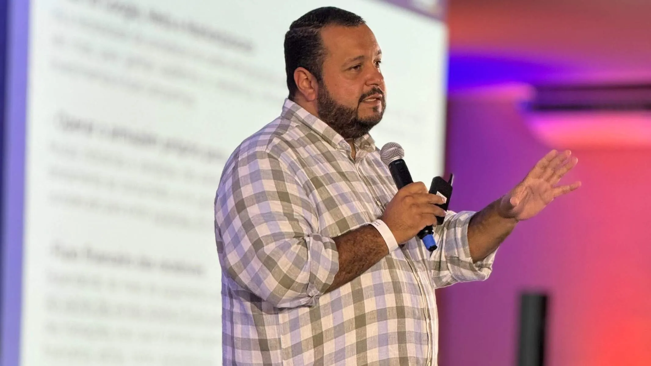 Samuel Gonsales, diretor de relacionamento do E-Commerce Brasil, na Conferência Santa Catarina 2024