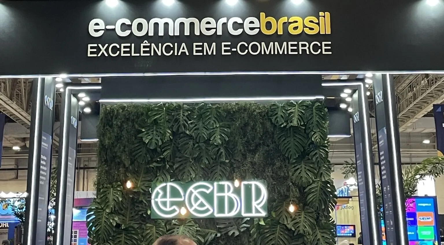 Header do stand do E-Commerce Brasil 2023