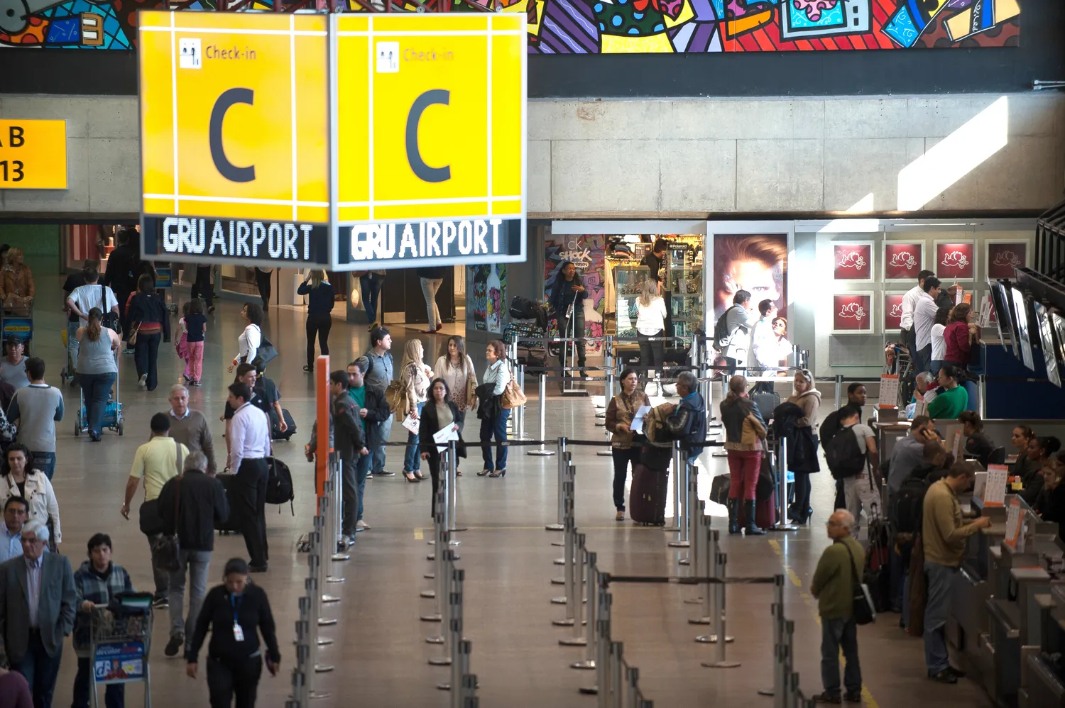 Aeroporto de Guarulhos (SP) interrompe recebimento de cargas secas internacionais