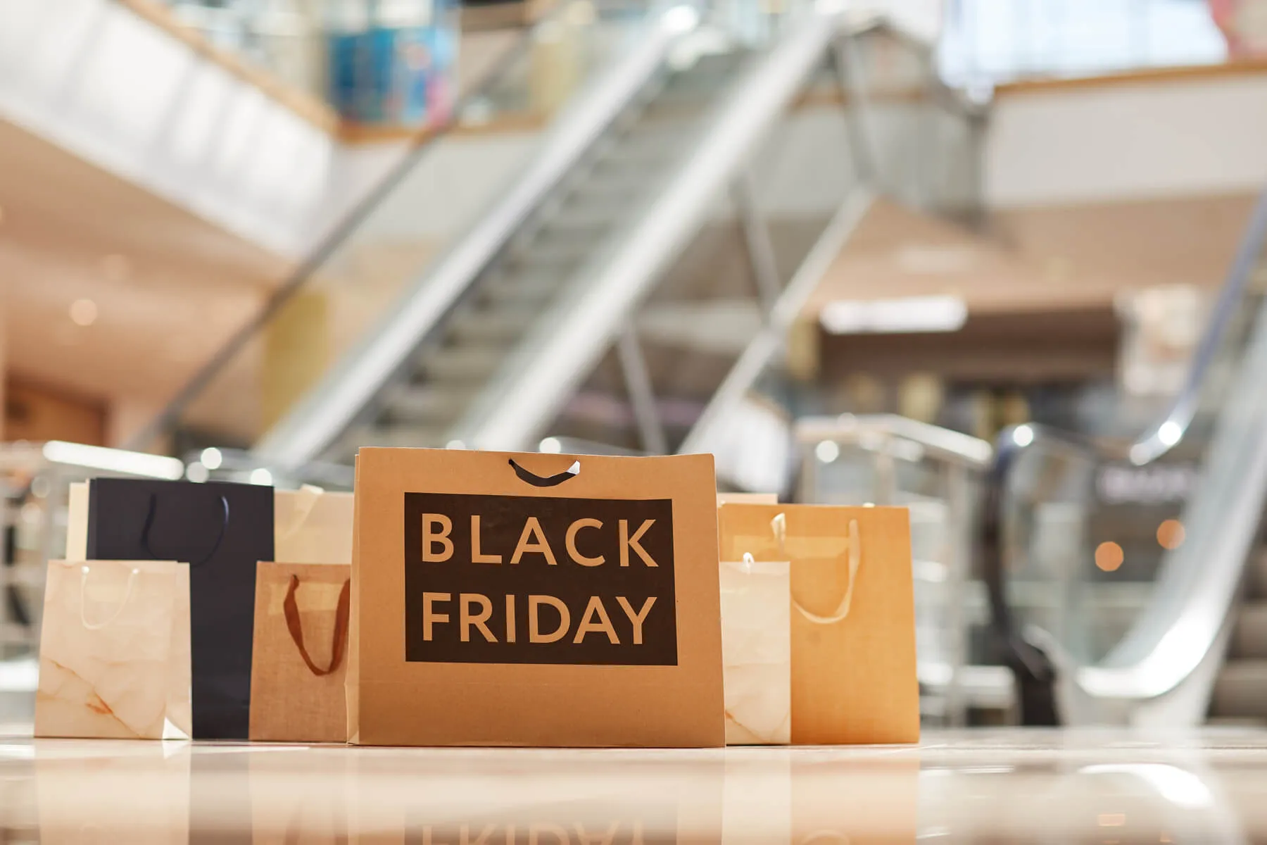 Compras na Black Friday são impulsionadas por pagamento do 13°