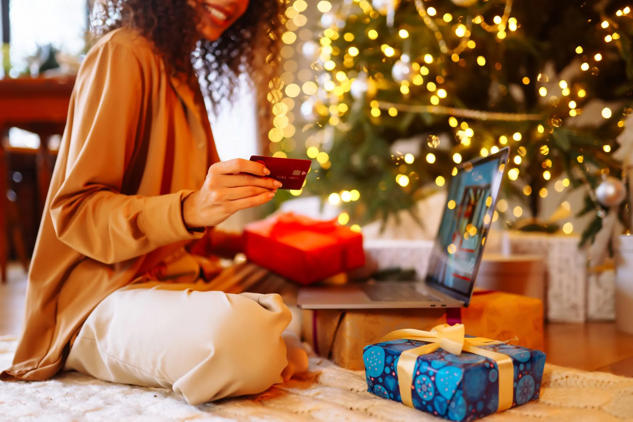 56% dos brasileiros pretendem comprar online os presentes de Natal