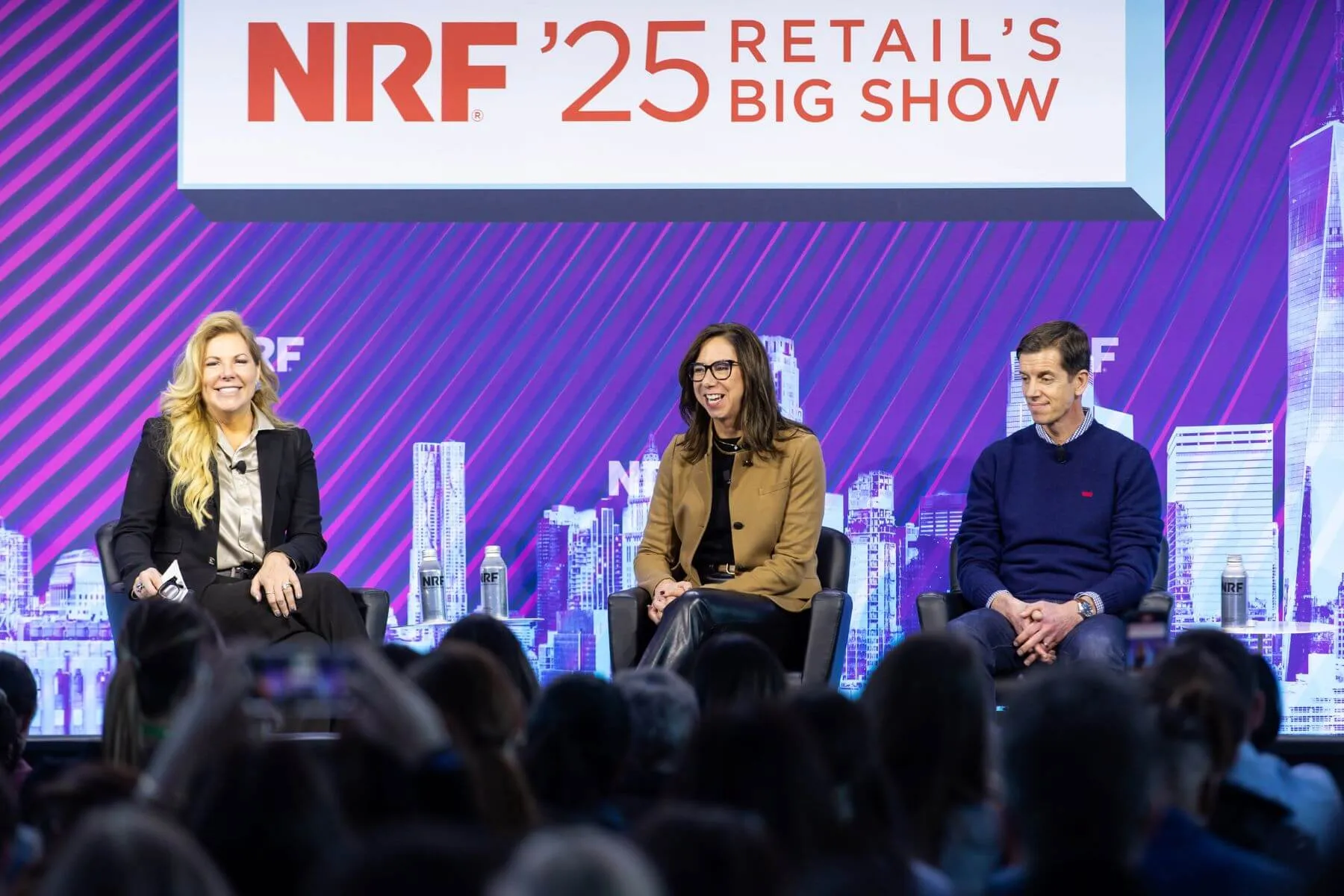 NRF 2025: Starbucks e Levi's revelam segredos para disrupção na transformação digital