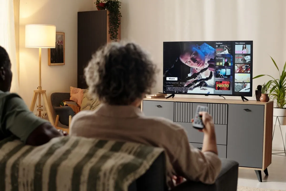 Publicidade em streaming avança, mas desperdício com fraudes preocupa anunciantes