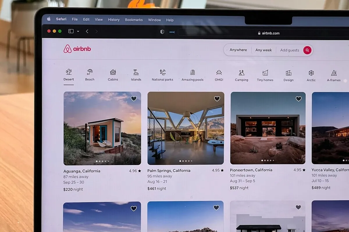 Airbnb une serviços e hospedagem à experiência do cliente