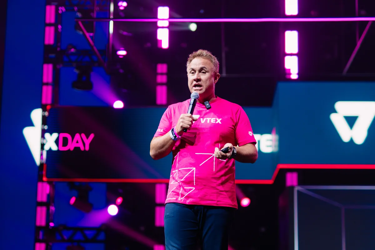 VTEX Day 2025: concierge commerce vai além dos produtos e "vende" tempo