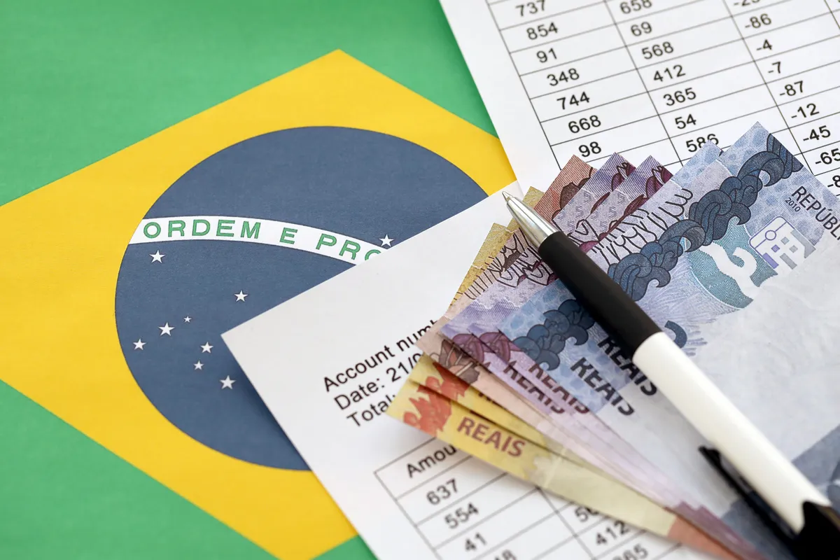 Governo repensa 'taxa das blusinhas' e pode encerrá-la