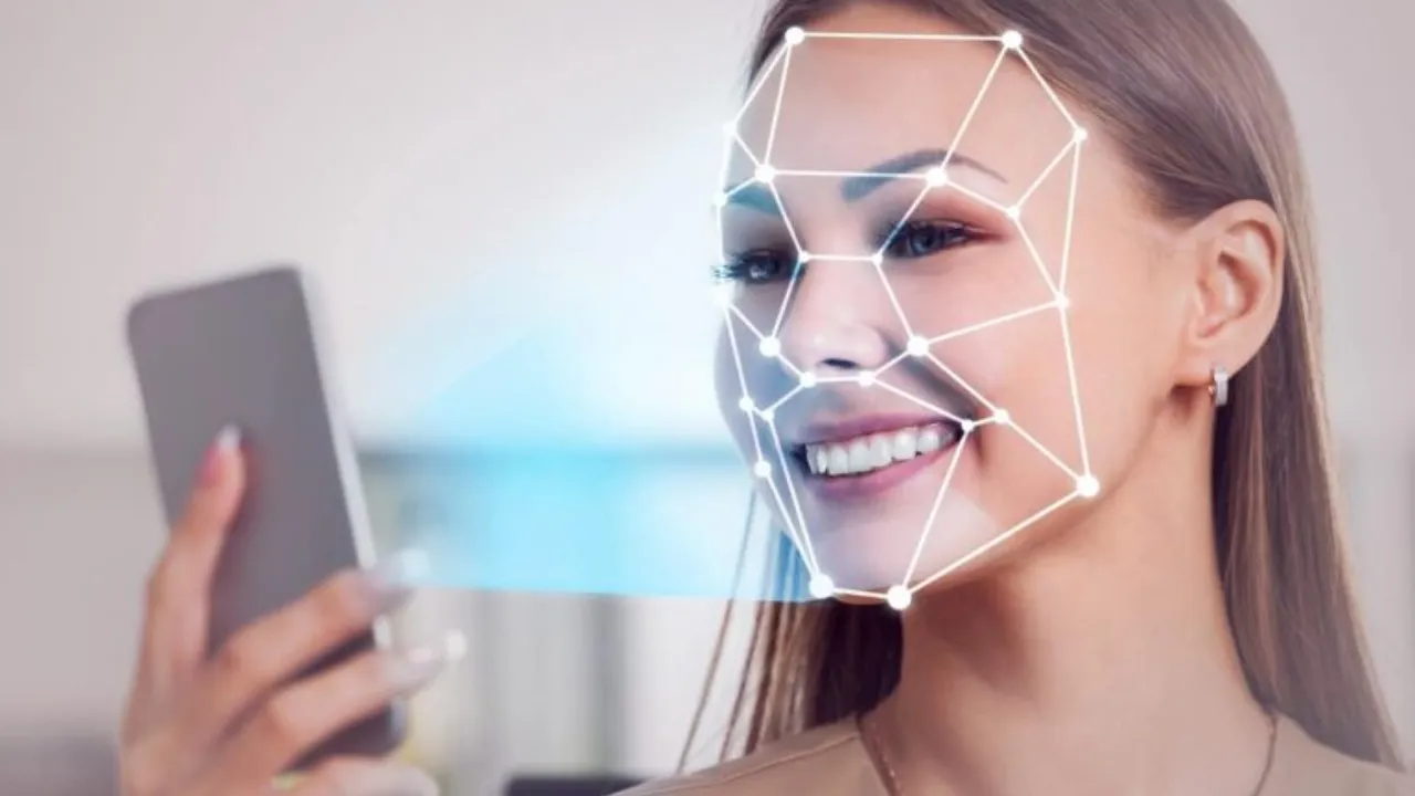 Para reverter perdas de R$ 150 bi por ano com pagamentos negados, e-commerce investe em biometria facial
