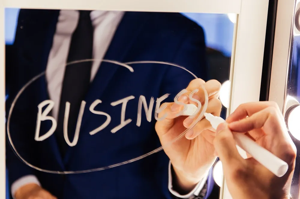 B2B vs. B2C: operação, escala e terceirização