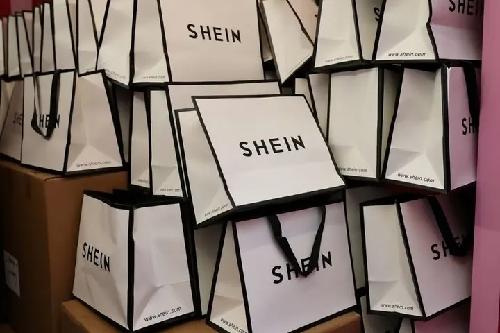 Shein recebe outra multa na França