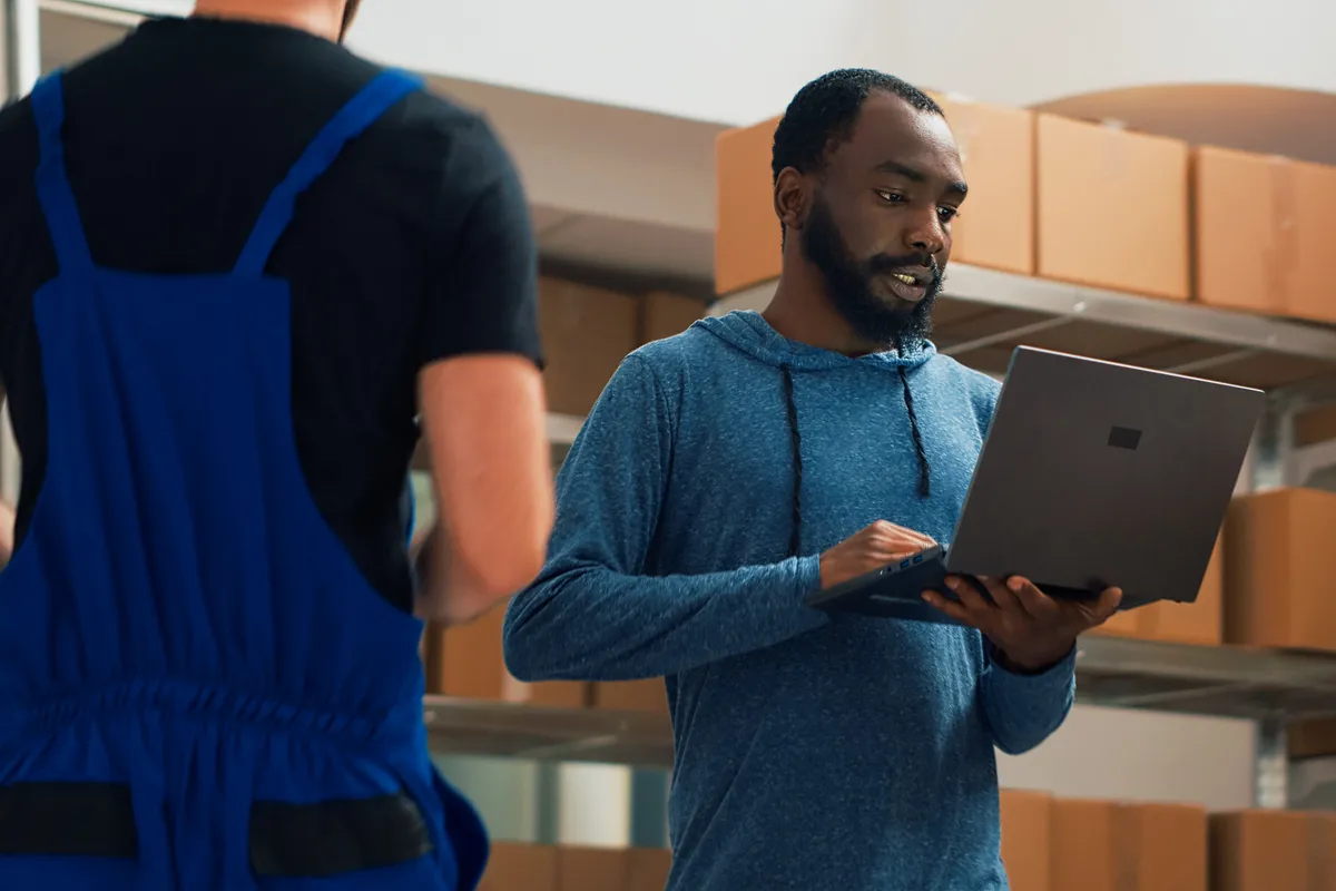 Brasil lidera uso de IA na gestão de transporte no varejo