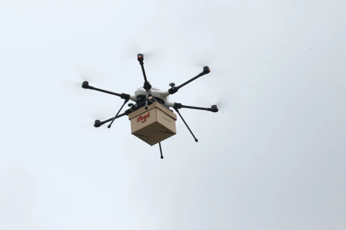 iFood retoma entregas por drones em Sergipe