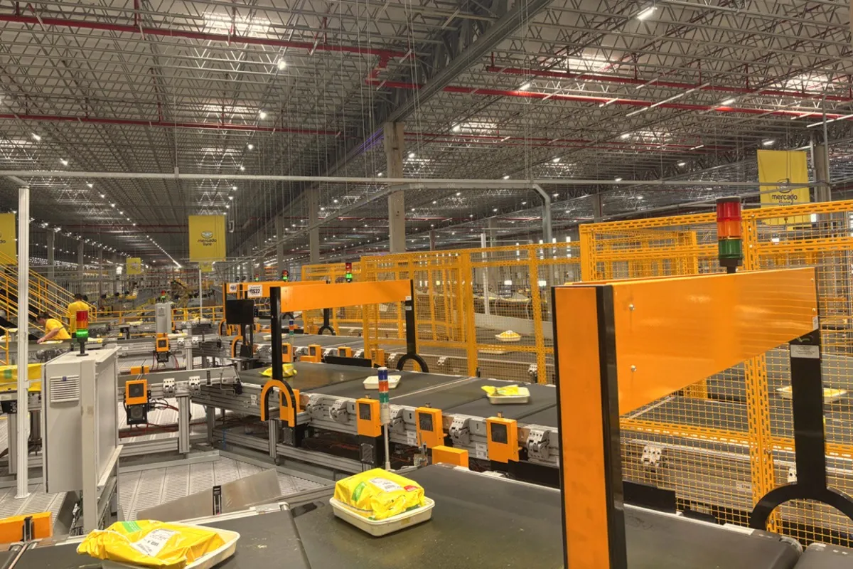 Quinta-feira de Black Friday: celular e roupas lideram vendas no Mercado Livre