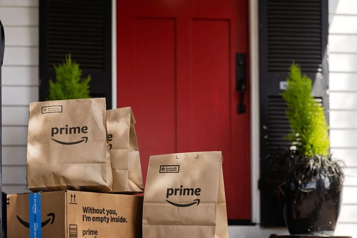 Amazon amplia capilaridade de entregas de mesmo dia nos EUA e Brasil