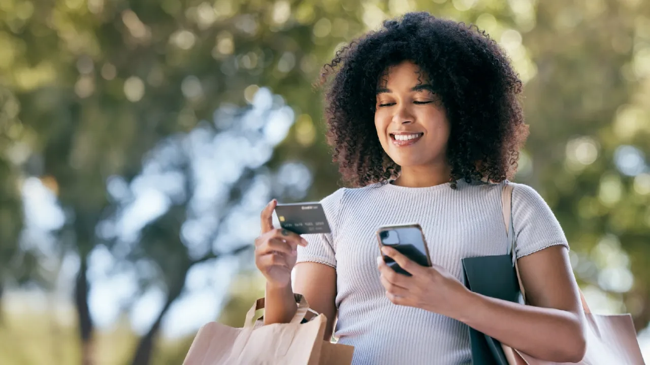 Consumidor brasileiro é totalmente híbrido e varejo precisa correr para acompanhar, conta pesquisa da Wake