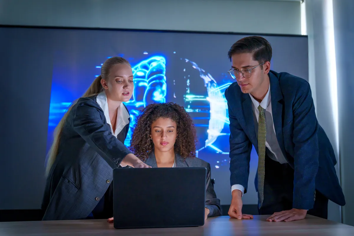 Cibersegurança cresce nas empresas, mas falta estrutura e liderança dedicada