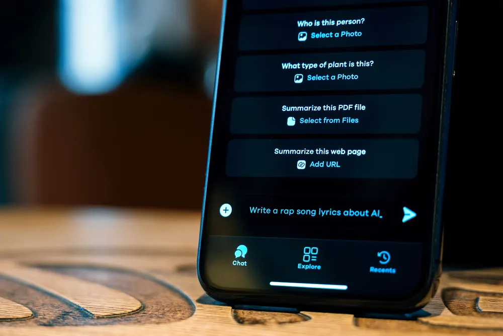 América Latina lidera adoção de IA conversacional no atendimento