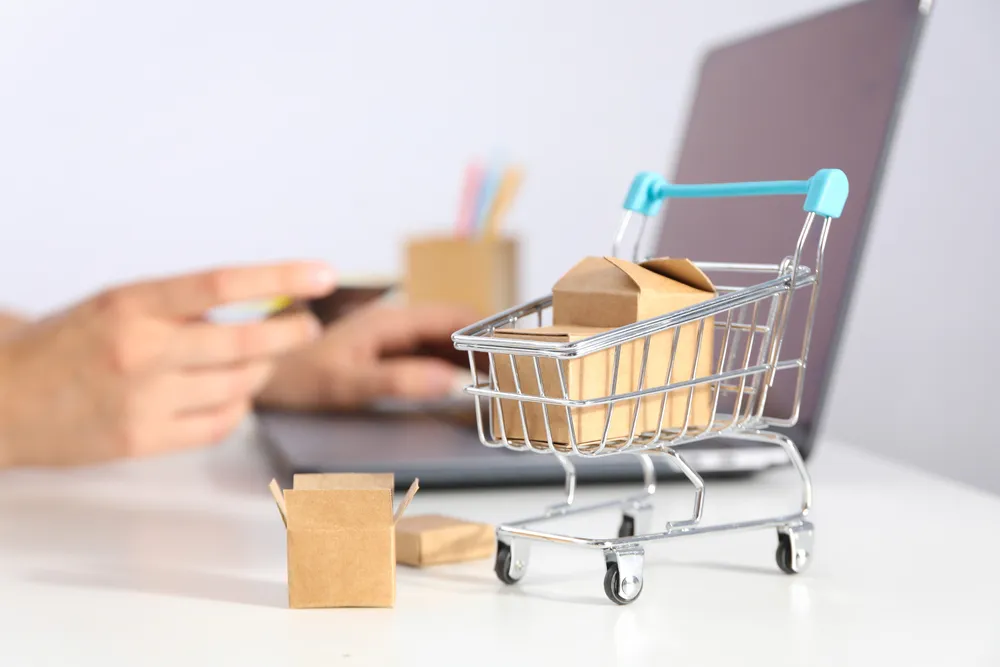 Gastos no e-commerce brasileiro devem crescer 104% até 2036