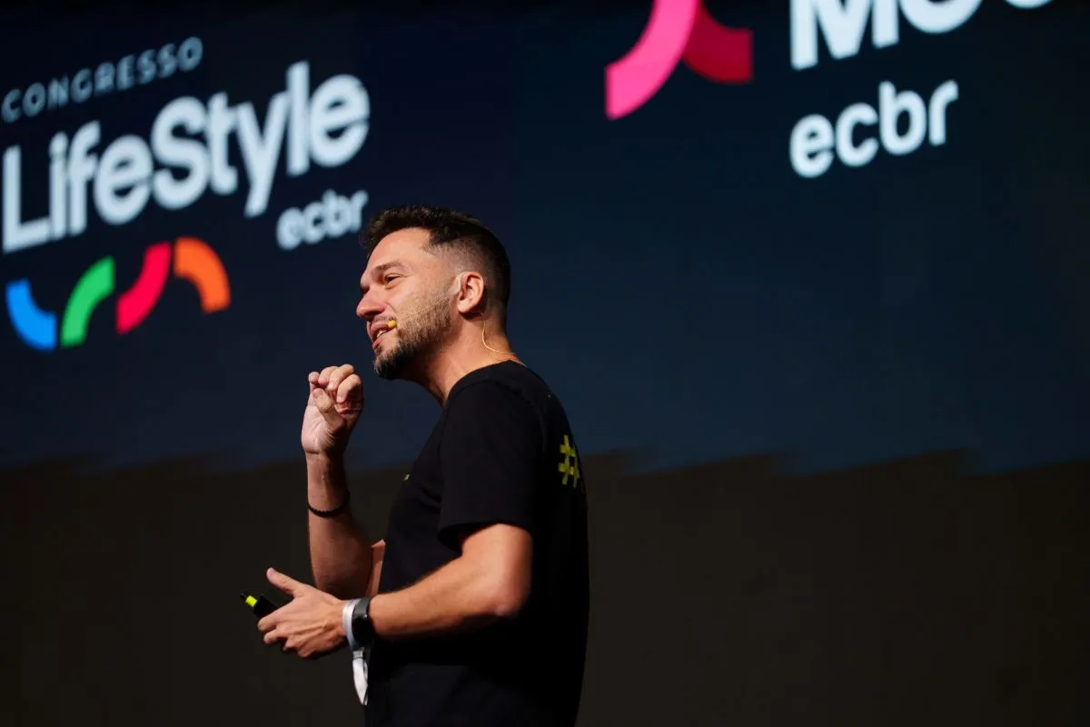 Redes sociais se tornam provador e vitrine da moda brasileira