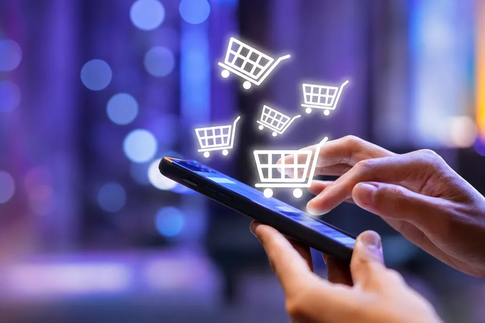 Por que grandes marcas estão combinando estratégias de D2C e marketplaces para crescer no digital?